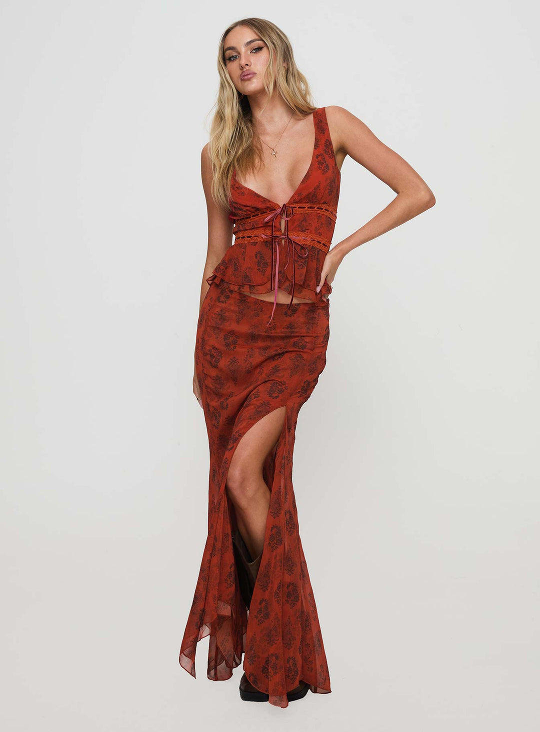 Nikolise Maxi Skirt Red