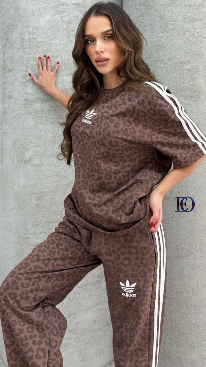 Adidas Originals™ Urban Panther Set – Bold Statement. Iconic Stripes.