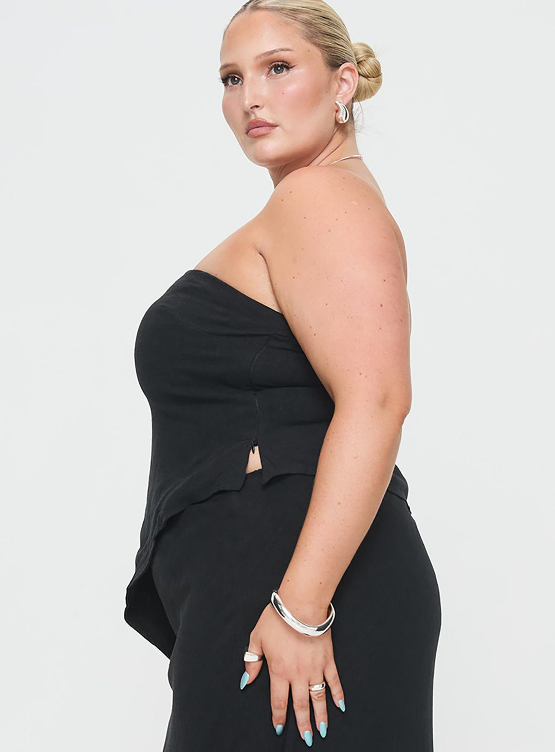 Birdie Asymmetric Linen Blend Top Black Curve