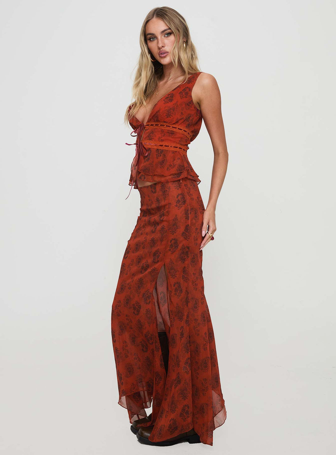 Nikolise Maxi Skirt Red