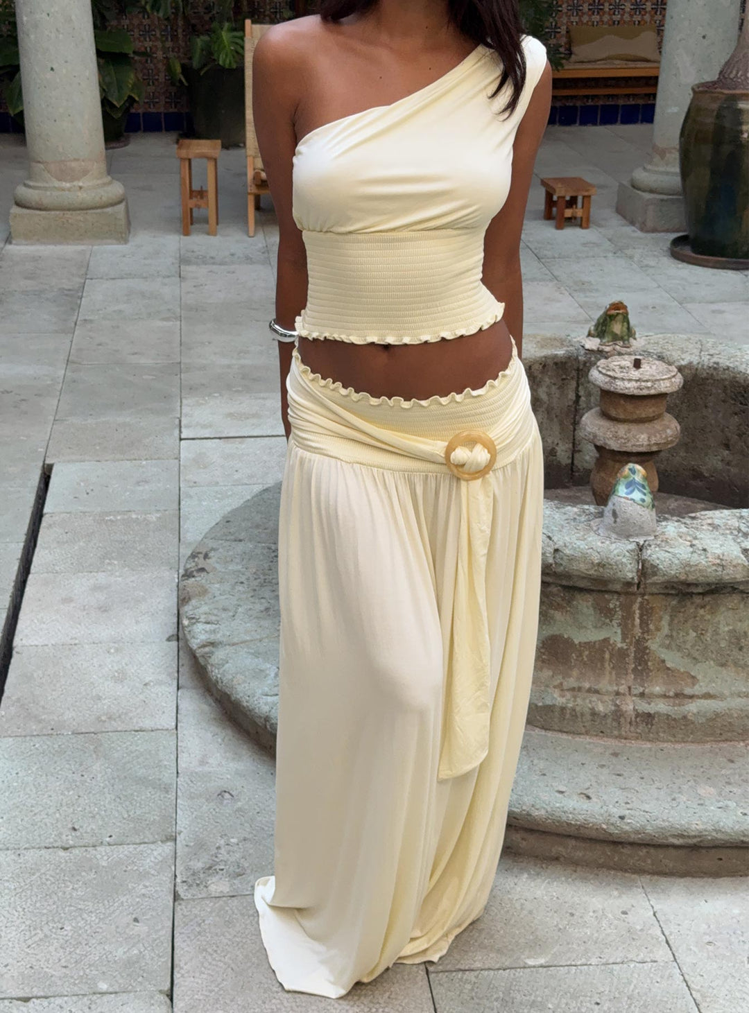 Full Orbit One Shoulder Top Cream