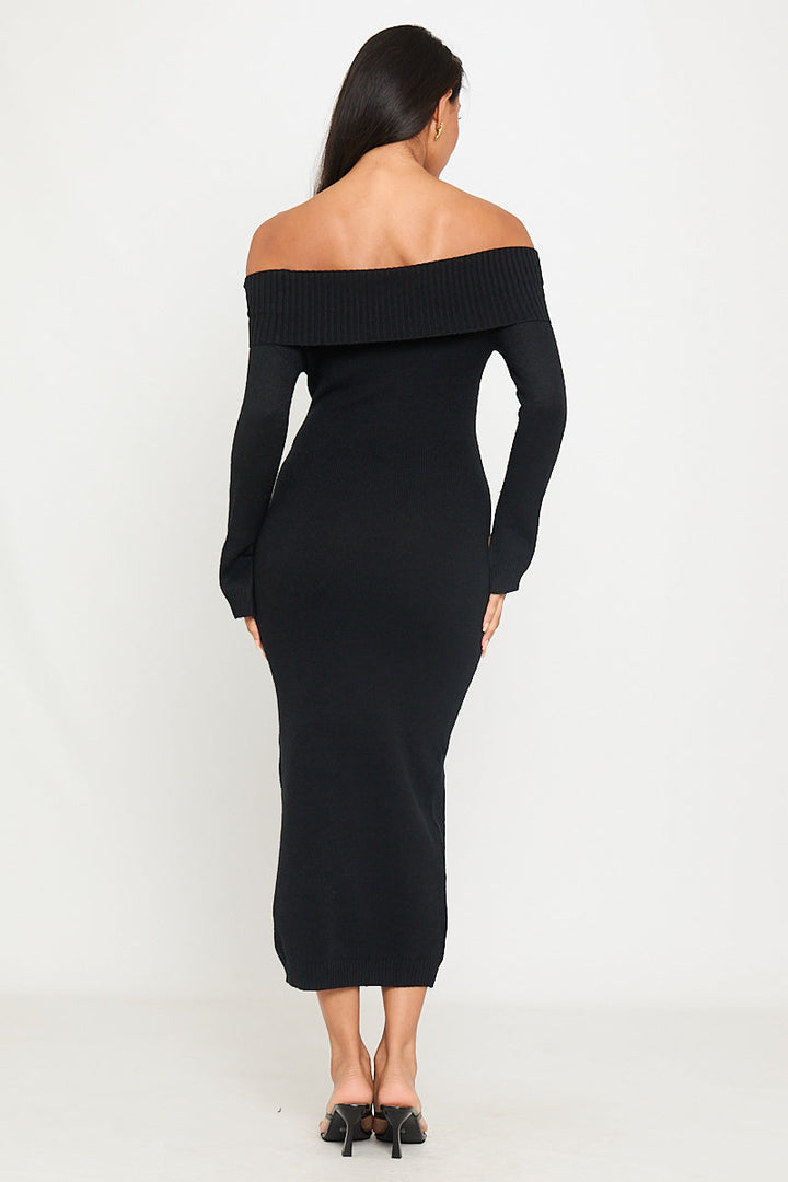Schwarzes, schulterfreies, langärmliges Maxikleid aus Strick